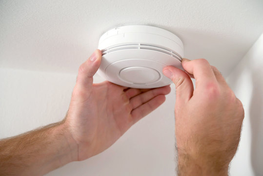 How the Right Smoke Alarm Installation Can Improve Safety